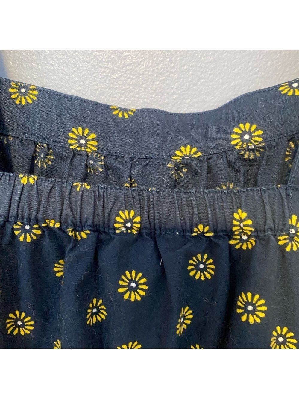 J. Crew Navy Yellow Sunflower Pom Pom Sleeve Top Sz 0 - Picture 6 of 11